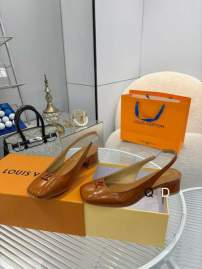 Picture of Louis Vuitton Shoes _SKULVsz35-40GDT040512494